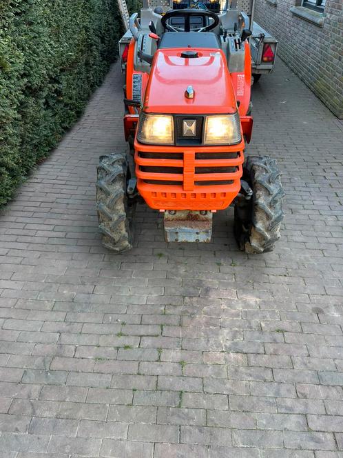 Minitractor hitacchi cx200, Zakelijke goederen, Agrarisch | Tractoren, tot 2500, Overige merken, tot 80 Pk, Gebruikt, Ophalen