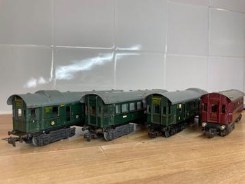 4 Marklin wagons blik jaren 40-50 beschikbaar voor biedingen