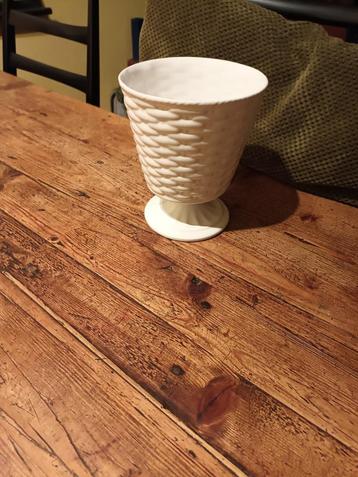 Bloempot op poot/ Delfts Wit/ Keramiek beschikbaar voor biedingen