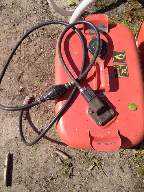 Meerdere brandstoftanks en andere boot artikelen, Watersport en Boten, Accessoires en Onderhoud, Zo goed als nieuw, Ophalen