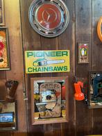 Vintage/ industrieel Pioneer Chainsaws wandbord, blik, ?, Zo goed als nieuw, ?, ?