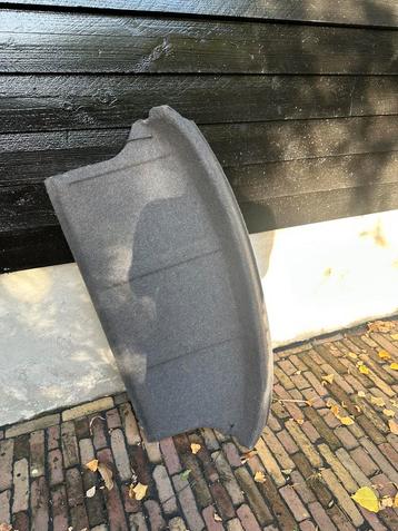 Volvo 440 hoedenplank beschikbaar voor biedingen