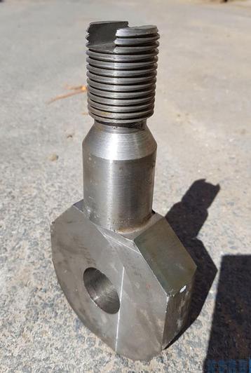 Een volledige cyclus van metaalbewerkingen beschikbaar voor biedingen