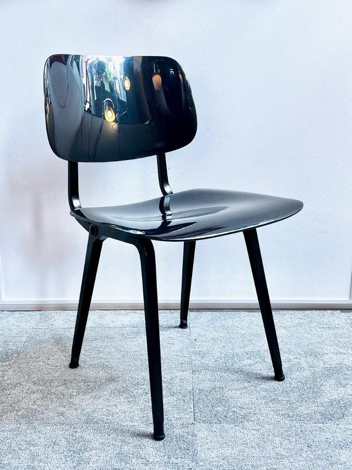 Revolt Friso Kramer Ahrend kunststof nieuwe uitvoering, Huis en Inrichting, Stoelen, Gebruikt, Eén, Kunststof, Metaal, Zwart, Ophalen of Verzenden
