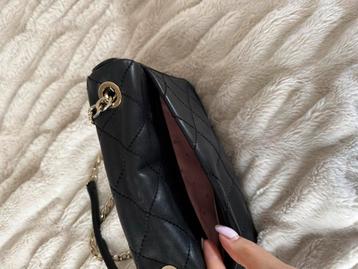 Kate Spade Leren Tas met Gouden Ketting beschikbaar voor biedingen