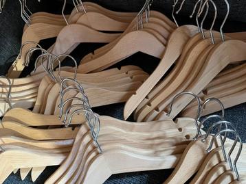 Baby Kledinghangers Hout beschikbaar voor biedingen