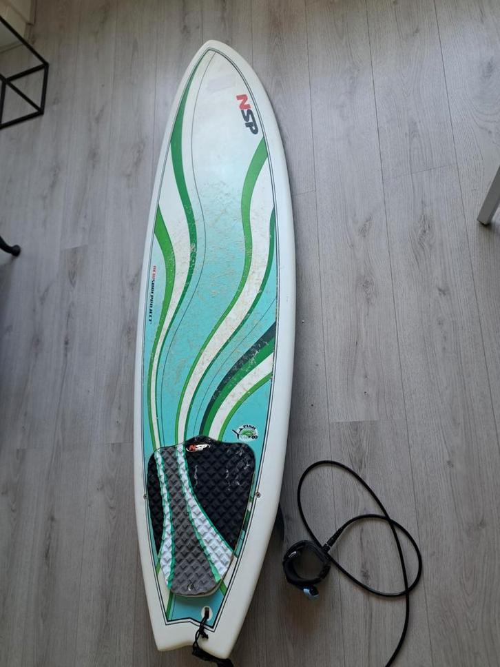 NSP Fish Surfboard – 6'0'' (180 cm), Watersport en Boten, Golfsurfen, Gebruikt, Fish, Met vinnen, Met draagtas, Met koord, Ophalen