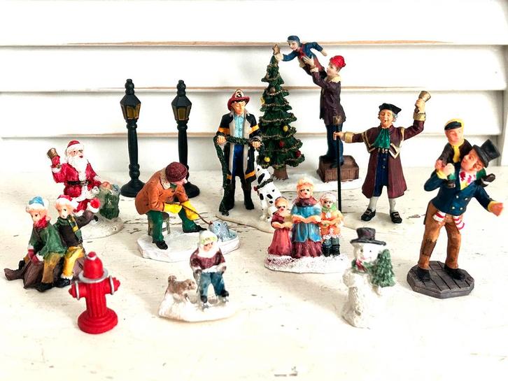 Kerstdorp figuren 13 stuks, Diversen, Kerst, Nieuw, Ophalen