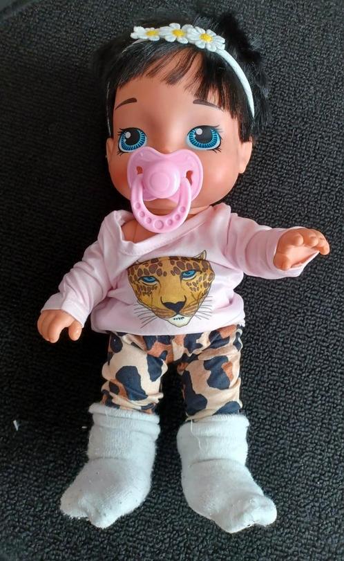 Leuke Pop met verzameling kleertjes & accessoires, Verzamelen, Poppen, Gebruikt, Ophalen of Verzenden