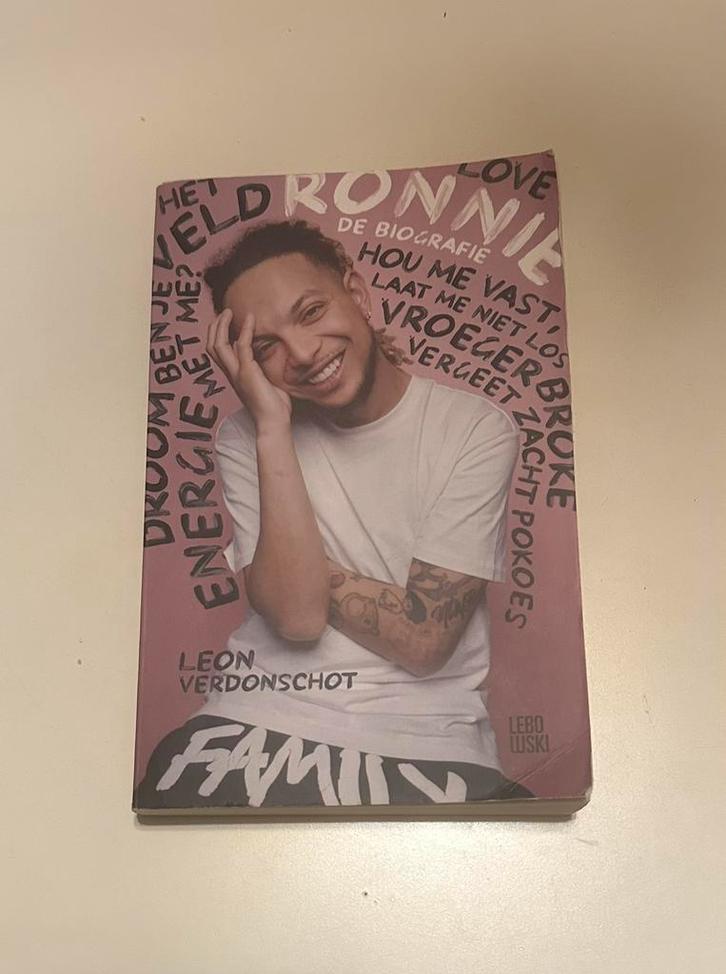 Ronnie flex de biografie leon verdonschot, Boeken, Biografieën, Zo goed als nieuw, Ophalen of Verzenden