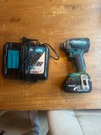 Makita DTD153Z Schroefmachine met accu en oplader, Gebruikt, Variabele snelheid, Ophalen of Verzenden, Boor- en Schroefmachine