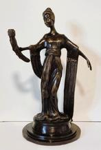 Bronzen beeld van elegante Dame., Antiek en Kunst, Antiek | Koper en Brons, Ophalen of Verzenden, Brons