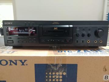 Sony DTC-ZA5ES  DAT-recorder in doos beschikbaar voor biedingen