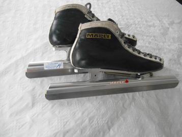 Maple klapschaatsen maat 38 beschikbaar voor biedingen