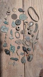 Lot bodemvondsten van alles wat Romeinse fibula,knopen, etc., Antiek en Kunst, Antiek | Koper en Brons, Ophalen of Verzenden