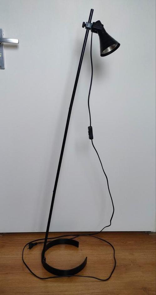 Vloerlamp staande lamp leeslamp LAGRA van IKEA, Huis en Inrichting, Lampen | Vloerlampen, Zo goed als nieuw, 100 tot 150 cm, Kunststof