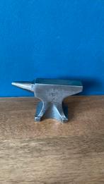 Miniatuur aambeeld, Verzamelen, Beelden en Beeldjes, Ophalen of Verzenden, Zo goed als nieuw, Overige typen