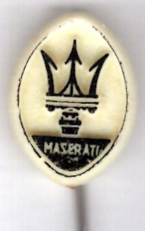 Maserati zwart op wit plastic auto speldje ( C_001a ), Verzamelen, Speldjes, Pins en Buttons, Zo goed als nieuw, Speldje of Pin