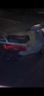 Skipper 125cc met papieren, Fietsen en Brommers, Scooters | Piaggio, Ophalen, Zo goed als nieuw, Benzine, Overige modellen