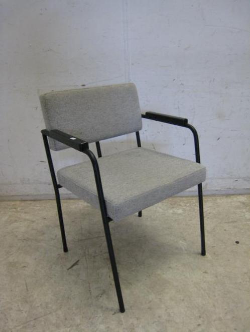 Fest Monday designstoel, Huis en Inrichting, Stoelen, Gebruikt