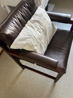 Fauteuil leer en hout zit heerlijk wegens overcompleet, Ophalen, Zo goed als nieuw