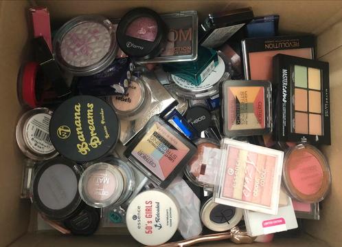 Diverse make-up producten 300 stuks (doosvol), Sieraden, Tassen en Uiterlijk, Uiterlijk | Cosmetica en Make-up, Zo goed als nieuw