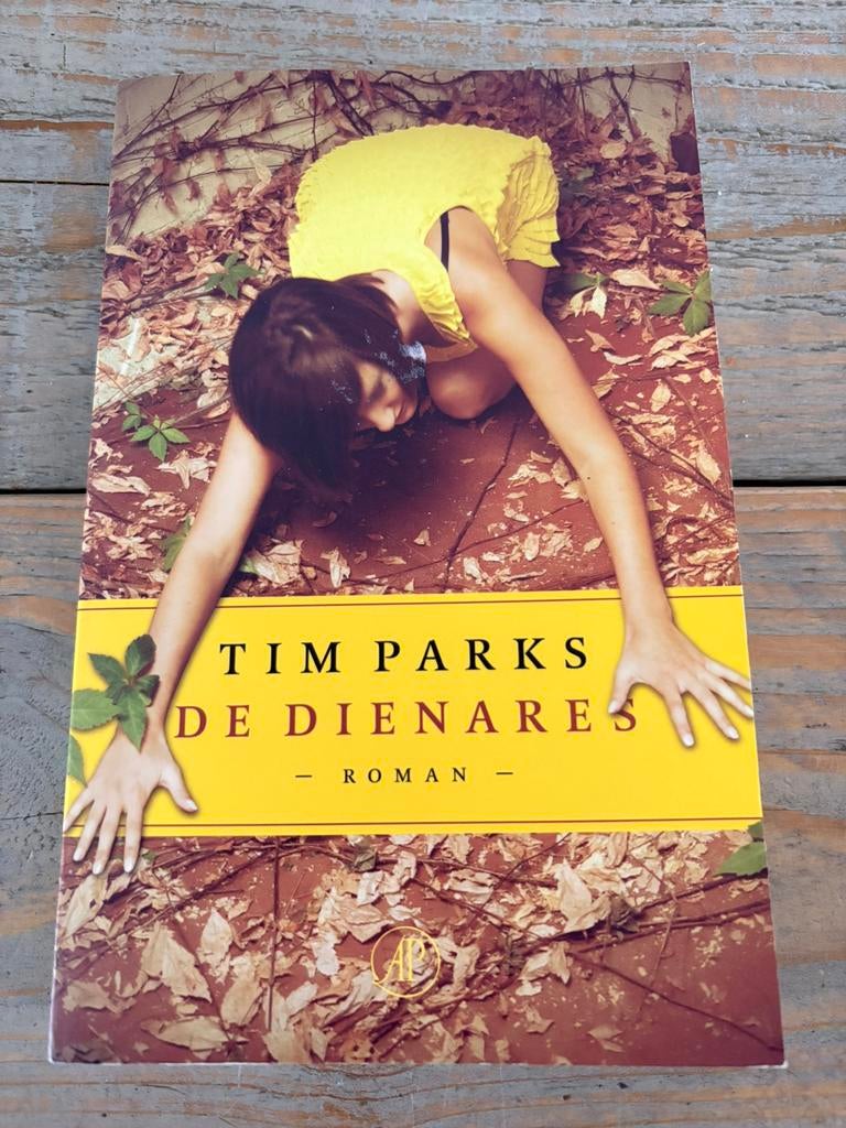 Tim Parks - De dienares, Ophalen, Zo goed als nieuw, Tim Parks