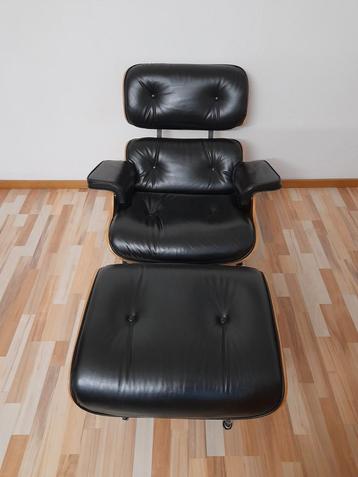 Eames Lounge Chair met Voetenbank replica. beschikbaar voor biedingen