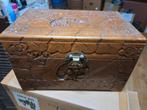 Brocante hout bewerkte kistje Indonesisch wellicht, Verzenden