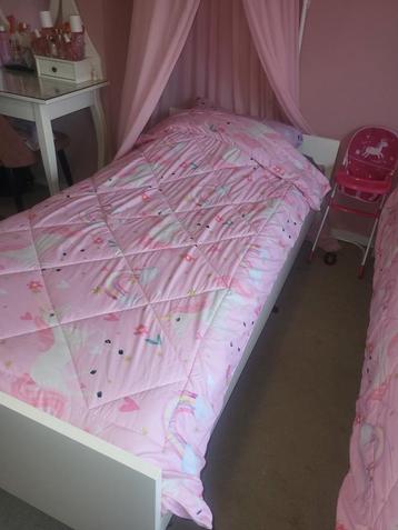 2x Witte 1-persoonsbedden beschikbaar voor biedingen