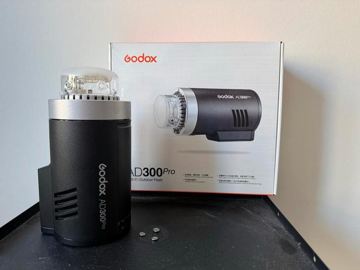 Godox AD300 Pro Flitser - Zo goed als nieuw!, Audio, Tv en Foto, Fotografie | Flitsers, Zo goed als nieuw, Overige merken, Ophalen of Verzenden