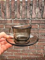 Vintage kop en schotels - rookglas - arcroc France, Ophalen of Verzenden, Overige stijlen, Kop(pen) en/of Schotel(s), Glas
