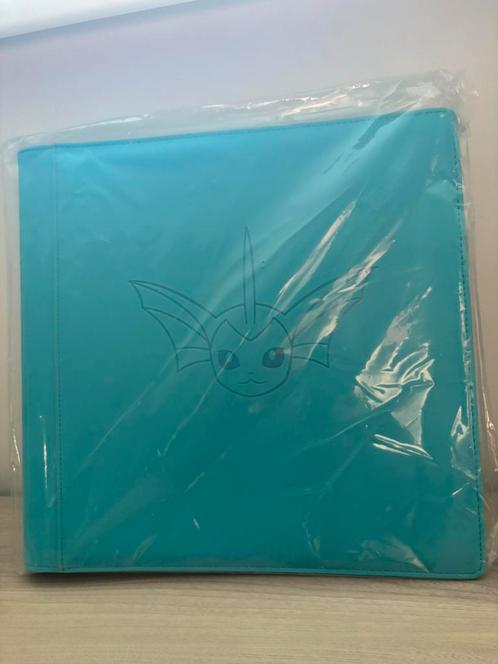Vaporeon 480 Slot File Binder From Chinese Gift Box Official, Hobby en Vrije tijd, Verzamelkaartspellen | Pokémon, Zo goed als nieuw