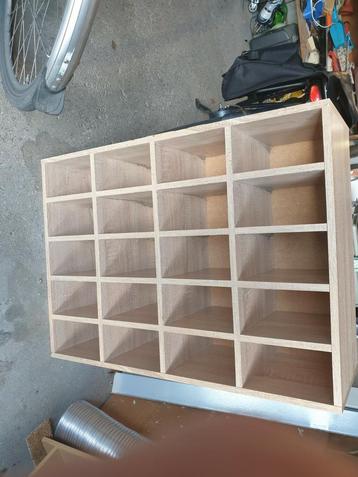 Kast(schoenen)diep 30 cm
hoogte 67 cm
 breed 92 cm