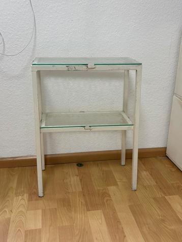 Vintage jaren 50  bijzettafel  kastje glas wit metaal beschikbaar voor biedingen