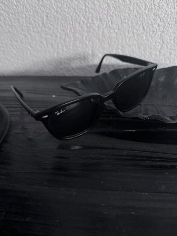 Ray ban beschikbaar voor biedingen