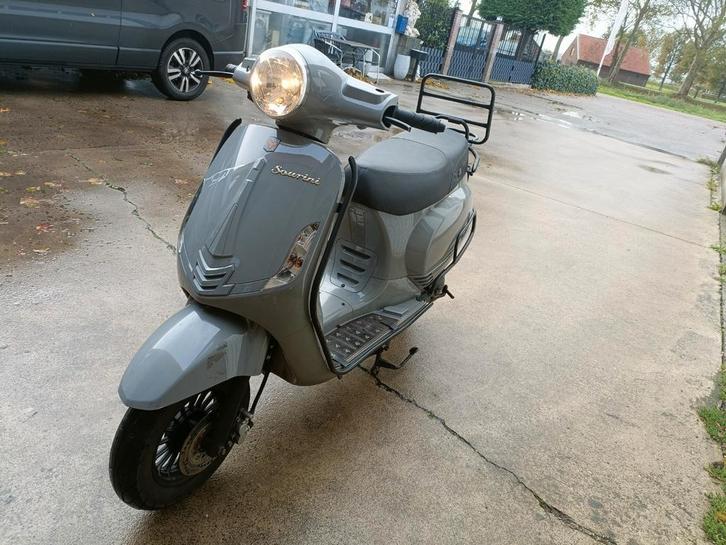 La souris sourini 2021 snor, Fietsen en Brommers, Snorfietsen en Snorscooters, Zo goed als nieuw, Overige merken, Benzine, Ophalen