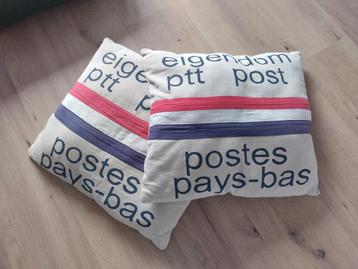 Grote ptt post kussens beschikbaar voor biedingen