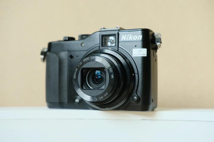 Nikon Coolpix P7000 - 10 MP 28 - 200mm Optical Zoom Compact, Audio, Tv en Foto, Fotocamera's Digitaal, Gebruikt, Compact, Nikon