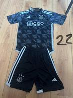 Kinder voetbal tenue maat 22, Ophalen of Verzenden, Zo goed als nieuw, Schoenen