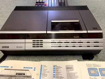 Philips video 2000 - VR2023 met 10 video banden beschikbaar voor biedingen