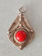 Zilveren Filigrain Hanger met Cabochon geslepen Bloedkoraal, Antiek en Kunst, Antiek | Goud en Zilver, Ophalen of Verzenden, Zilver