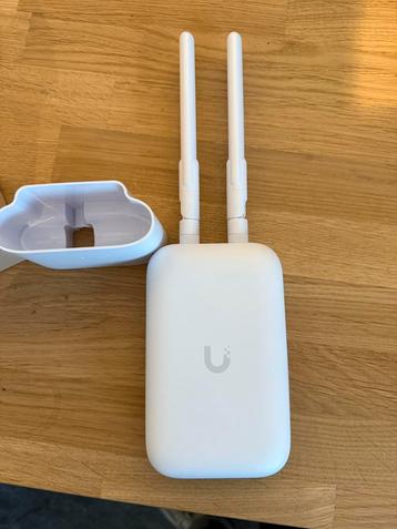 Ubiquiti Swiss Army Knife Ultra + Omni Antenna beschikbaar voor biedingen