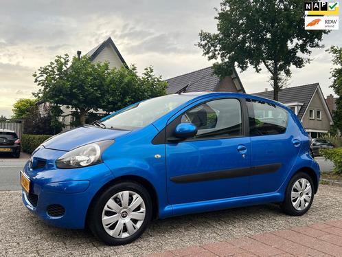 Toyota Aygo 1.0-12V Comfort Airco AUTO-NAP APK 9-2026!, Auto's, Toyota, Bedrijf, Te koop, Aygo, ABS, Airbags, Airconditioning