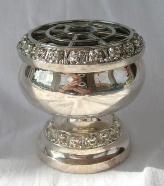 Rozenbowl - Rozensteker (2831), Antiek en Kunst, Curiosa en Brocante, Ophalen