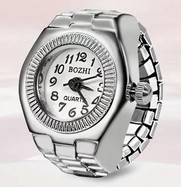 Nieuw ringhorloge zilverkleur ring horloge beschikbaar voor biedingen