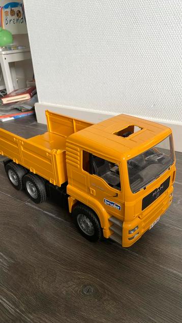 Bruder kiepwagen beschikbaar voor biedingen