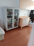 Vitrinekast hout 2 deurtjes van glas- licht grijs, Huis en Inrichting, Kasten | Vitrinekasten, Ophalen, 100 tot 150 cm, 150 tot 200 cm