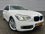 BMW 1-Serie 116I 100KW 5DR 2013 Wit, Auto's, BMW, 1-Serie, 65 €/maand, Zwart, 4 cilinders