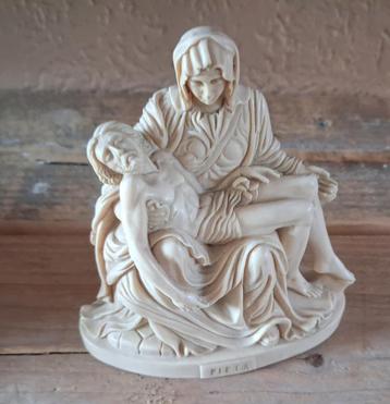 Beeld Pietà van Michelangelo beschikbaar voor biedingen
